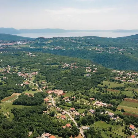 Nela Hébergement de vacances *